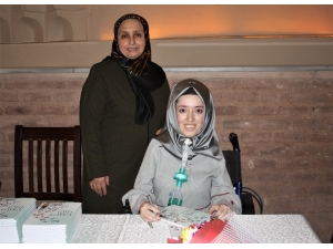 Kas Hastası Yıldız’dan Umut Işığı Sergisi