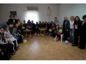 Lise Öğrencileri Engelleri Aşıyor