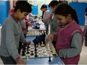 Çavdarhisar Ortaokulu’nda Satranç Turnuvası