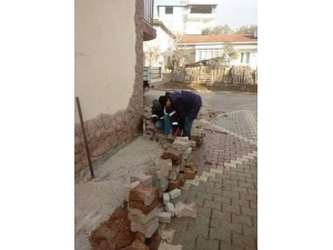 Bayırköy’de Kaldırım Çalışmaları Sürüyor