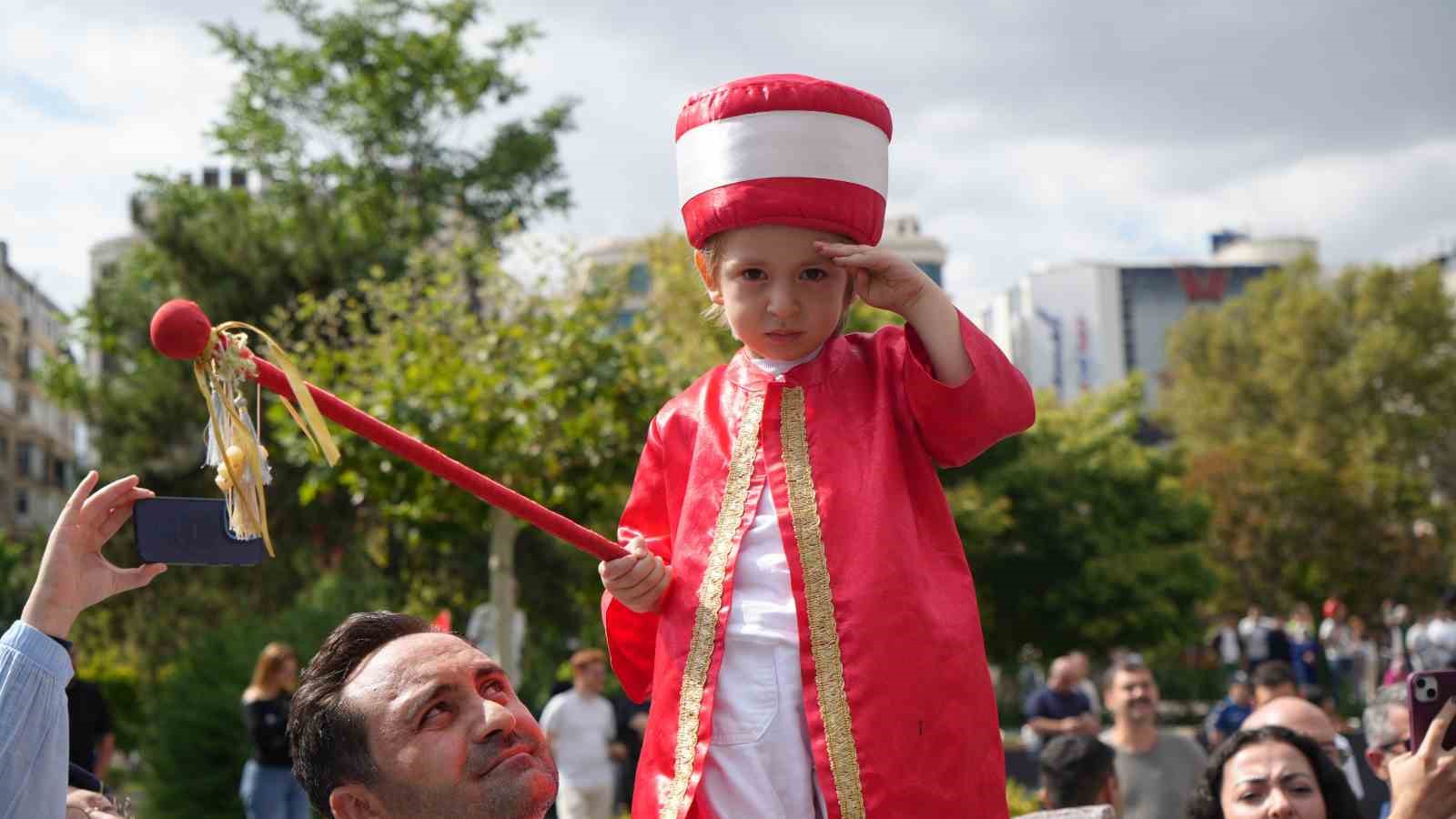 baskentte-30-agustos-zafer-bayrami-nedeniyle-gecit-toreni-duzenlendi