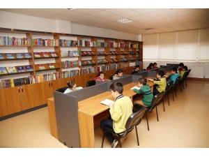 Şehitkamil Belediyesi Gençlik Kütüphanelerinin İlki Hizmete Girdi