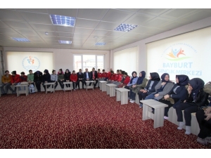 Bayburt Gençlik Merkezi’nden ‘Kitap Okuma Halkaları’ Projesine Destek