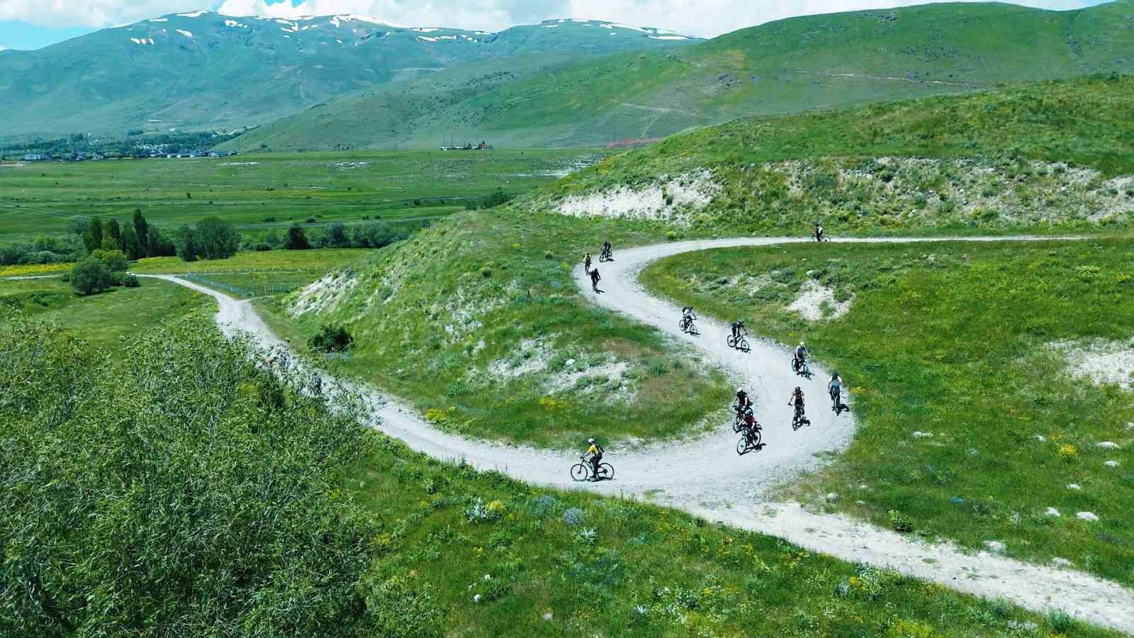erzurum-un-demir-atlilari-yollara-cikti-her-hafta-sonu-yeni-bir-rota-yeni-bir-macera