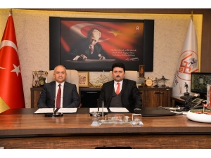 Okuyan Öğrenciye Bisiklet