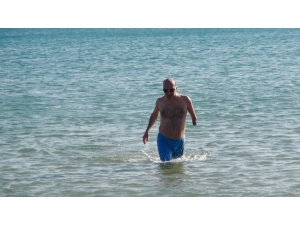 Engelli Genç Şampiyonaya Havuz Olmadığı İçin Denizde Hazırlanıyor