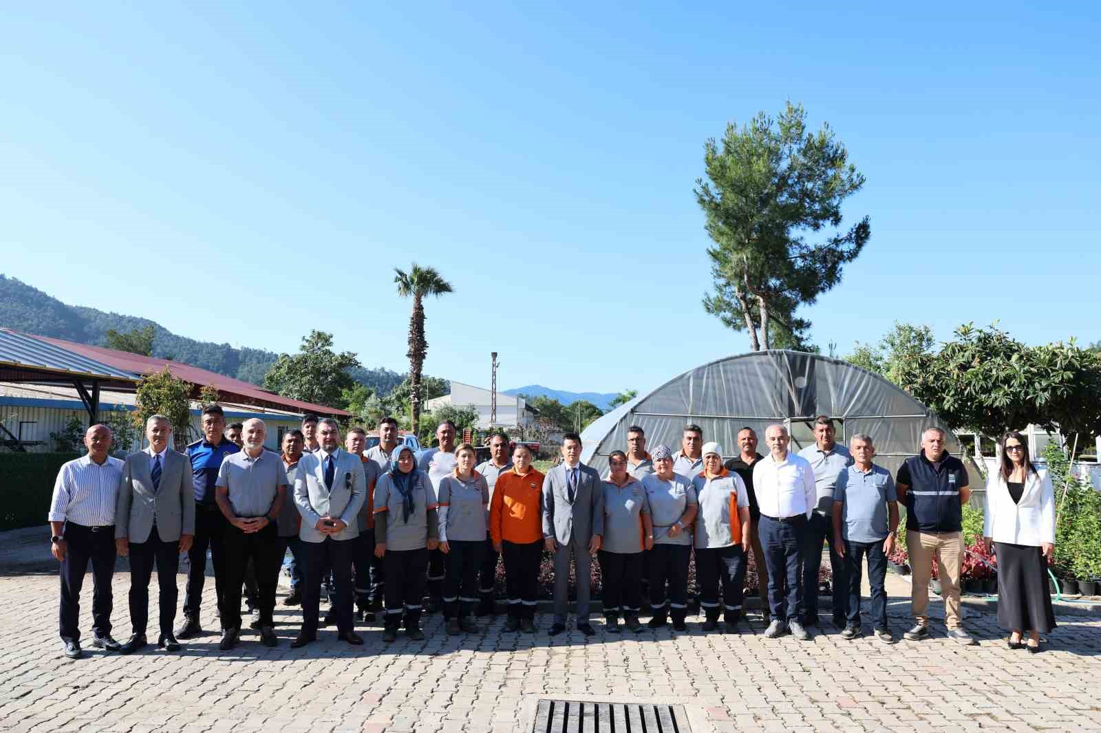 baskan-unlu-personelle-bayramlasti