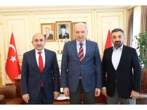 Başkan Kara Büyükşehir Belediye Başkanı Uysal İle Bir Araya Geldi