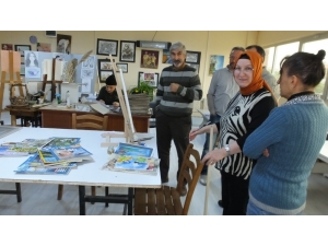 Halk Eğitim Kursları Emeklileri Ressam Yaptı
