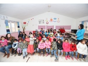 Mardinli Çocukların Tiyatro Sevinci