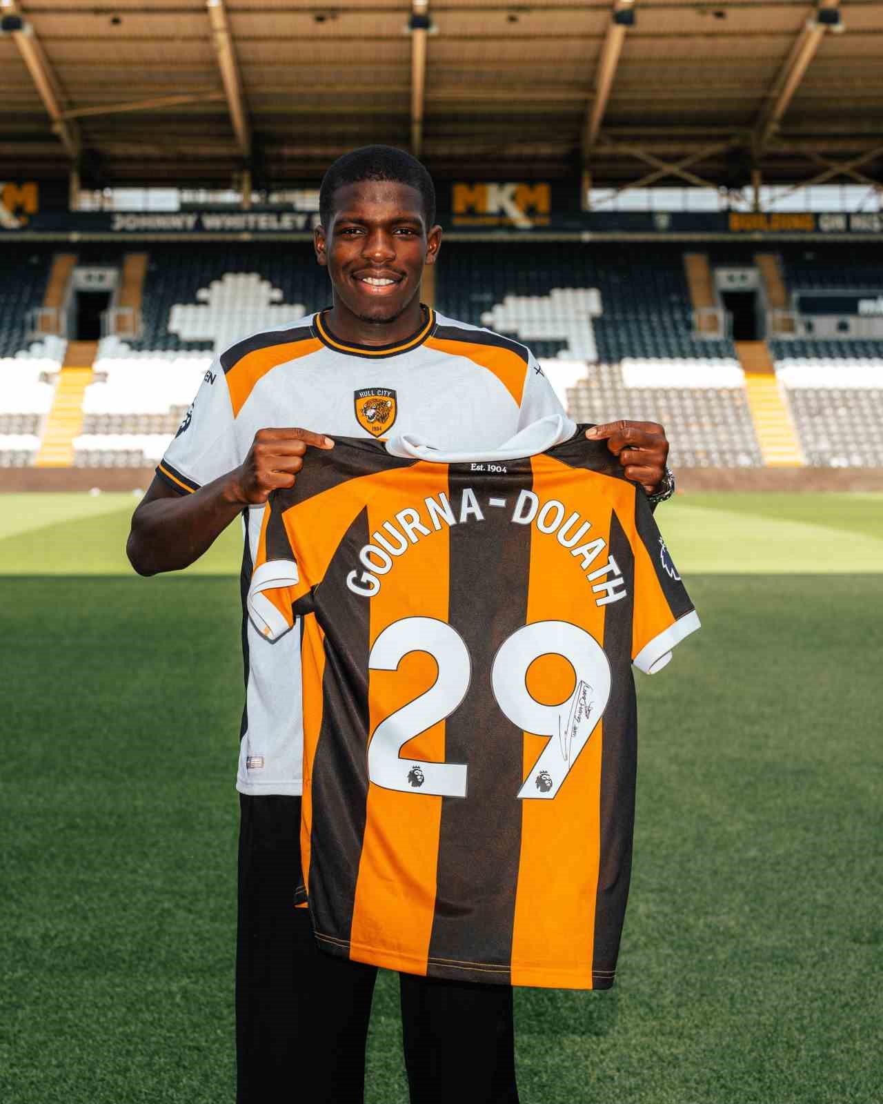 lucas-gourna-douath-in-yeni-adresi-hull-city
