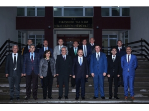 Vali Çakacak İl Milli Eğitim Müdürlüğü’nün Çalışmaları Hakkında Bilgi Aldı