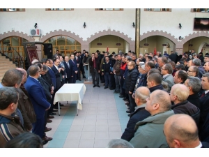 Uşak Belediyesi’nde Toplu Sözleşme Sevinci