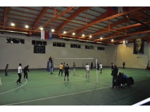 Arpaçay’da Kaymakamlık Voleybol Turnuvası