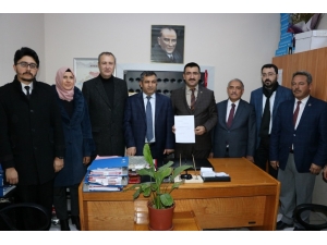 Ak Parti Niğde İl Başkanı Peşin, Mazbatasını Aldı