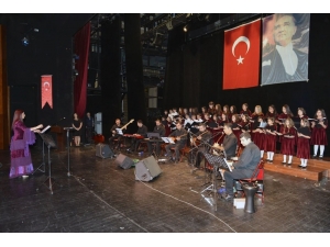 Büyükşehir Çocuk Korosu Tüm Yeteneklerini Sergiledi