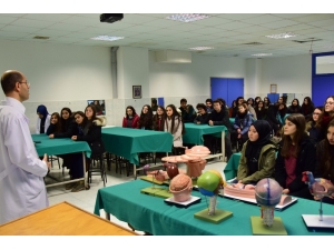 Kocaeli Fen Lisesi’nden Düzce Üniversitesi Tıp Fakültesine Ziyaret