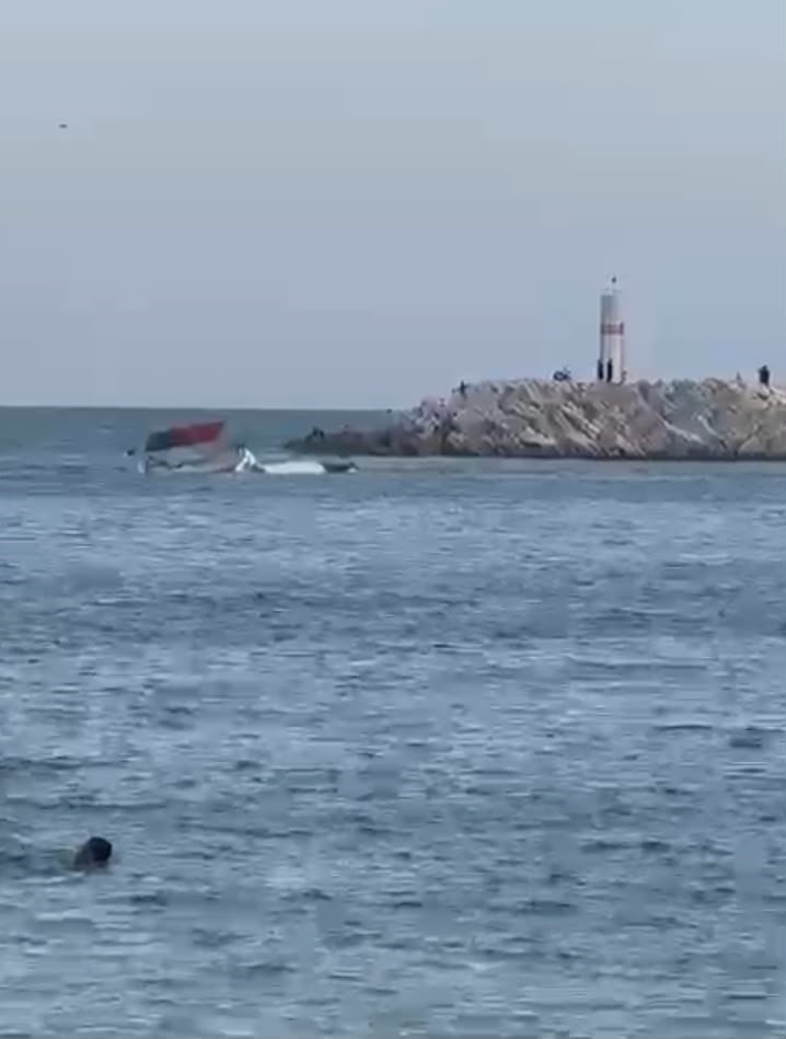 arizalanan-tekne-cekilirken-kismen-batti