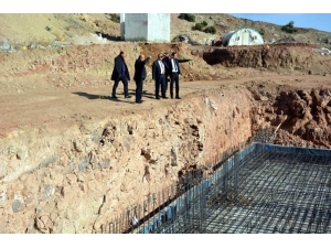 Musabeyli İlçesinde Lise İle Öğrenci Pansiyonu Yapımı Devam Ediyor