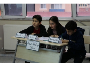 Bilgievleri Bilgi Yarışması’nda Yarı Final Heyecanı Yaşandı