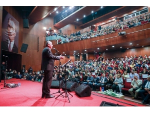 Nazım Hikmet Seyhan’da Anıldı