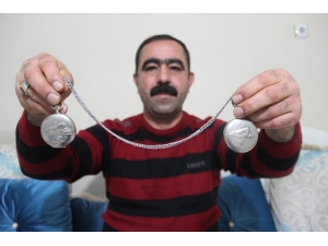 Dedesi Doğumunda Hediye Etti, 47 Yıl Sonra Antika Olduğunu Öğrendi