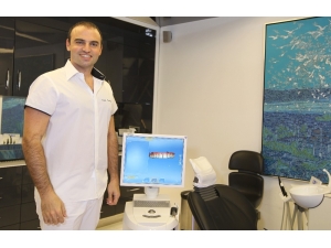 İyi Bir Gülümseme Kişide Özgüveni Arttırıyor