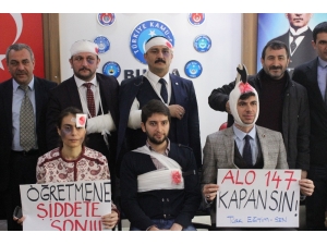 Kalbine Bıçak Saplanan Ve Kafasında Baltayla Gezen Öğretmenler Eylem Yaptı
