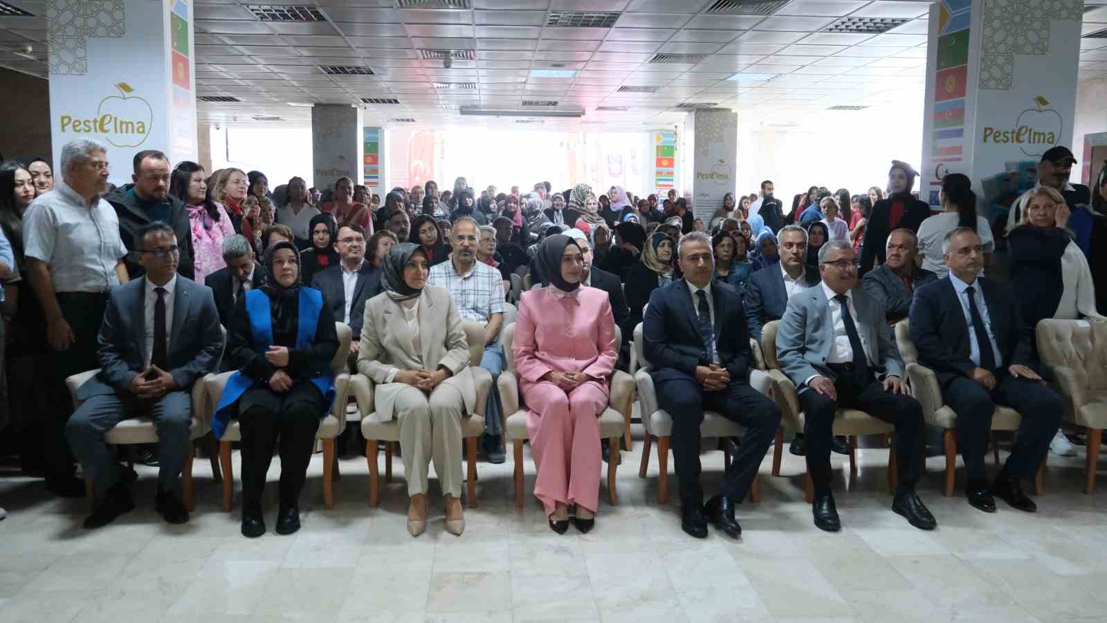 karaman-da-hayat-boyu-ogrenme-haftasi-sergisi-acildi