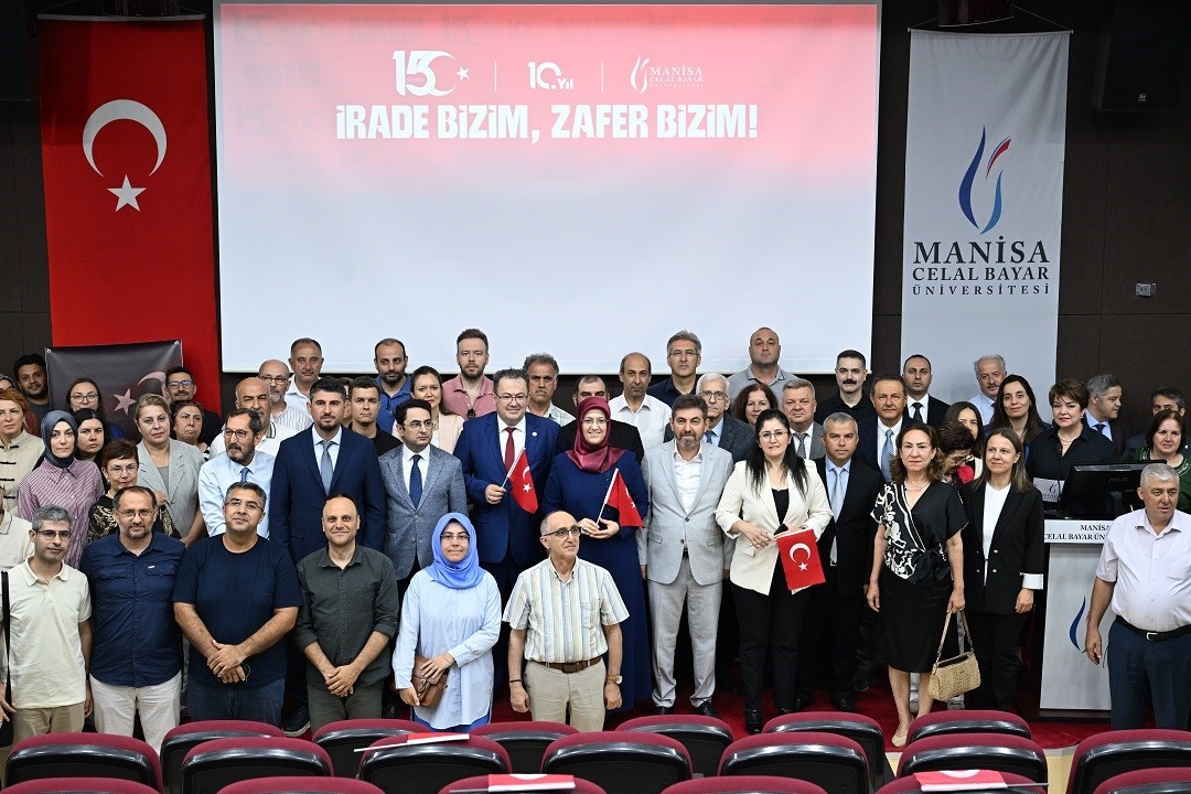 manisa-cbu-de-15-temmuz-anma-programi-gerceklestirildi