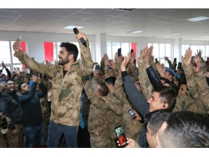 Yusuf Güney Bu Kez Şanlıurfa’da Mehmetçiği Coşturdu