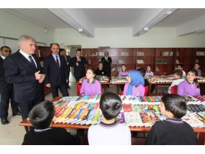 Bayburt Belediyesi’nin Okul Kütüphanelerine Kitap Bağışları Devam Ediyor