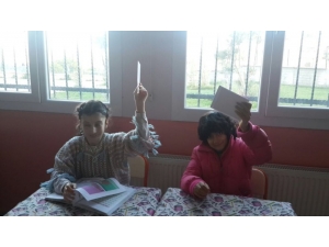 Burhaniye’de Özel Öğrenciler Mektup Arkadaşlığı Başlattı