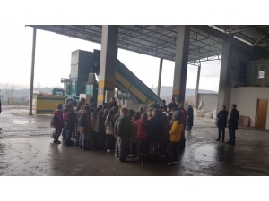 Büyükşehir Belediyesi Öğrencilere Geri Dönüşümü Anlattı