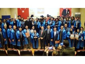 50 Yaşından Sonra Kep Atıp Mezun Oldular