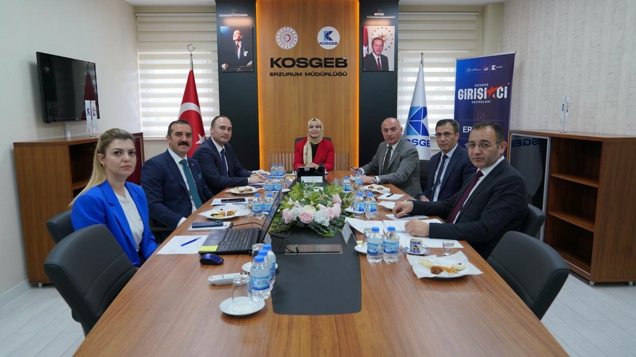 baskan-ozakalin-kosgeb-juri-toplantisina-katildi