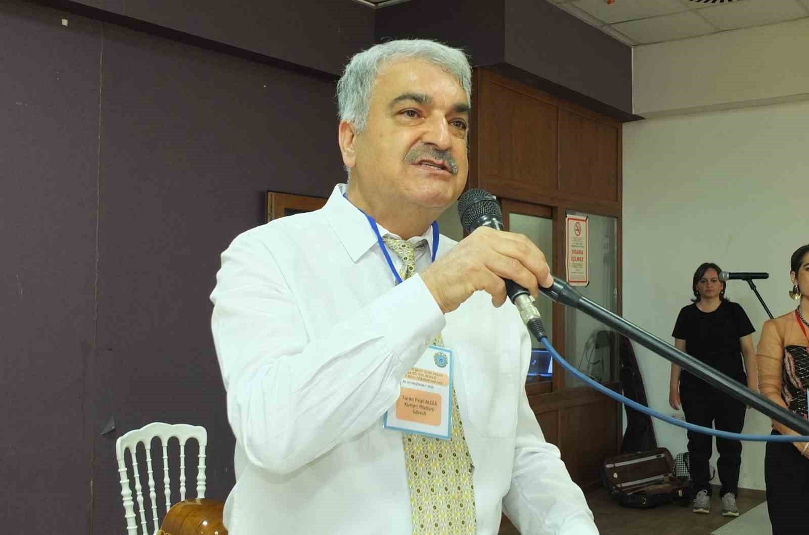 balikesir-burhaniye-de-defileli-yil-sonu-sergisi-yogun-ilgi-gordu