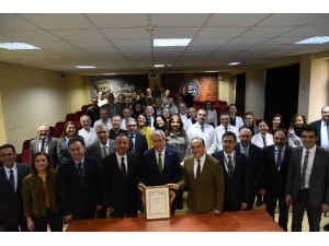 Ege Üniversitesi Sağlık Alanında Tek Yumruk