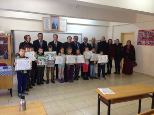 Karneleri Veliler Dağıttı