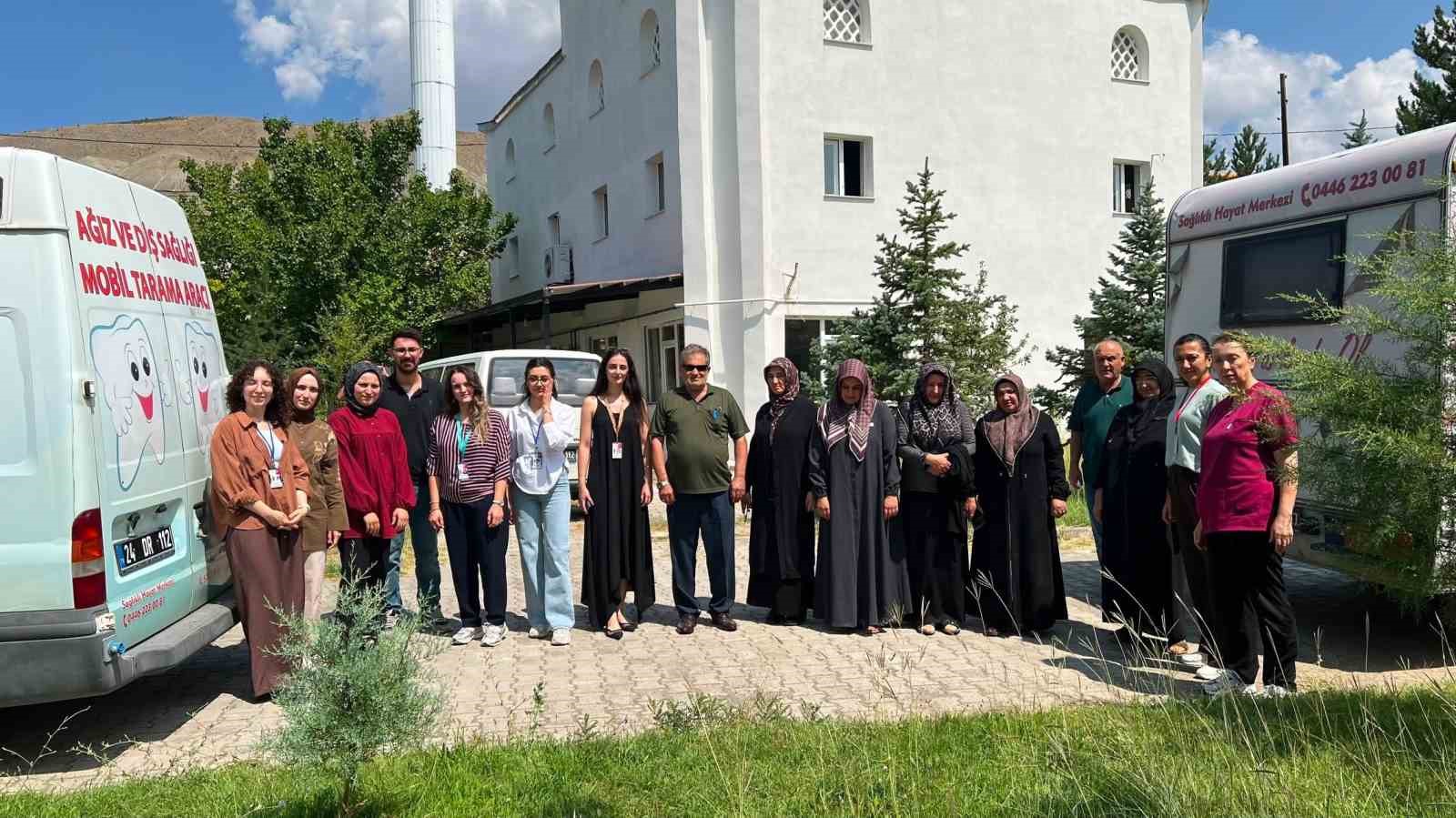 saglik-ekipleri-yurtbasi-mahallesi-nde-vatandaslarla-bulustu