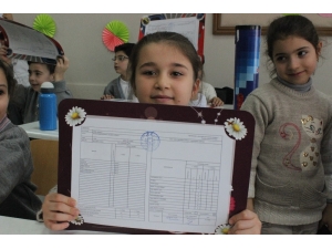 Bursa’da Yarım Milyon Öğrenci Karne Heyecanı Yaşadı