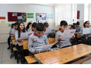 Manisa’da 248 Bin Öğrenci Karne Aldı