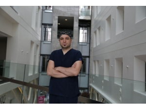 Ortopedi Uzmanı Taş: "Karda Eller Cepte Yürümeyin"