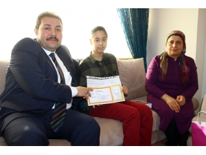 Karnesi Sevincini Evinde Yaşadı