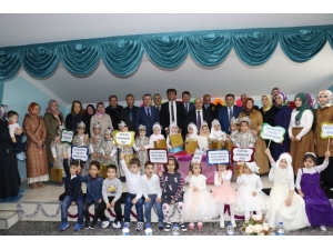 Öğrencilerin Karneleri Vali Amcadan