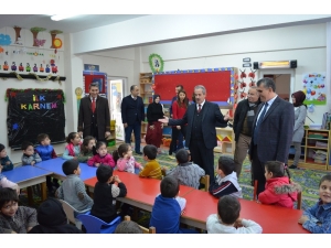 Adilcevaz’da Öğrencilerin Karne Sevinci