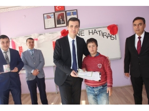 Özalp İlçesinde Kütüphane Açılışı Ve Karne Dağıtımı