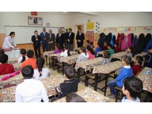 Başkan Taşkın, Öğrencilerin Karne Sevincine Ortak Oldu