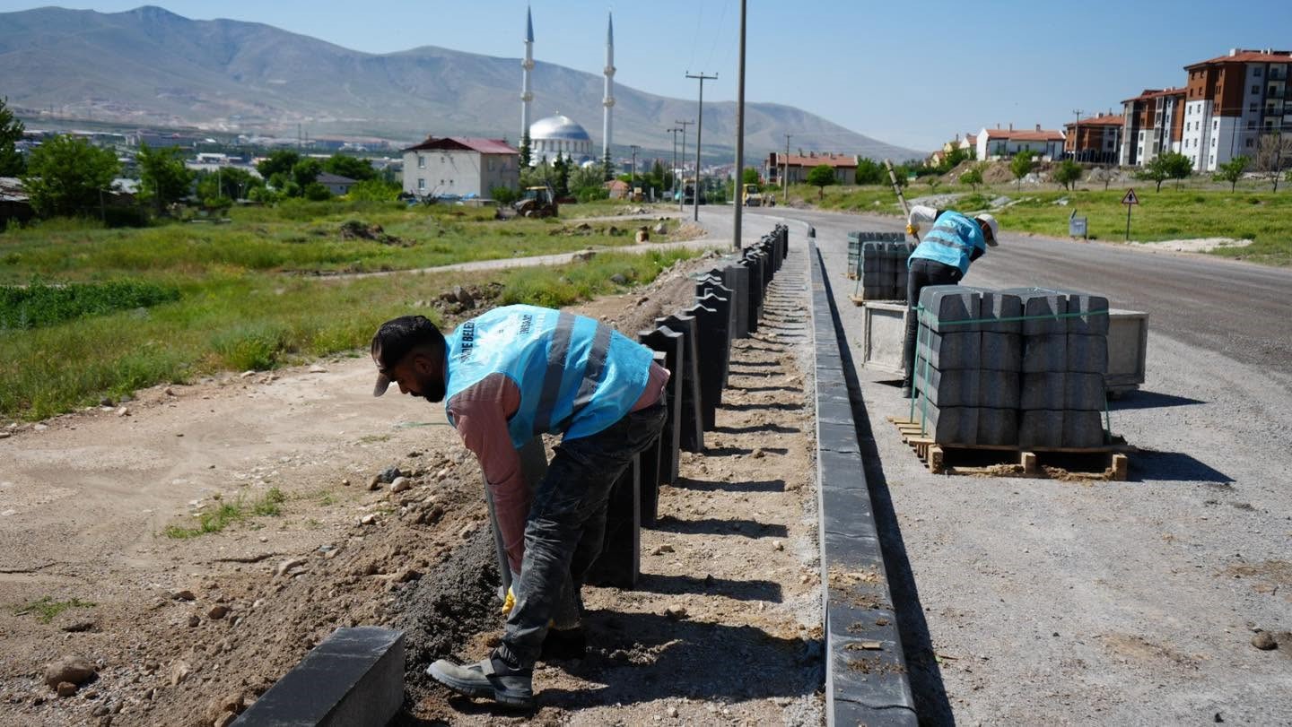 nigde-belediyesi-nden-kent-genelinde-yol-ve-altyapi-seferberligi