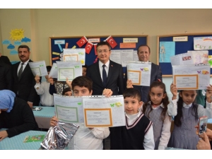 Başkan Toltar, Karne Dağıttı